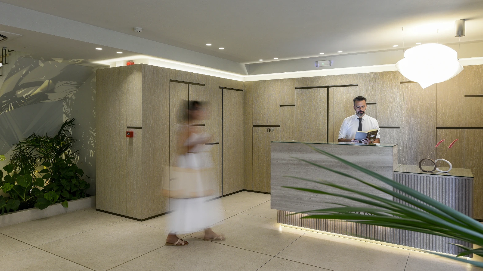 RECEPTION DESK